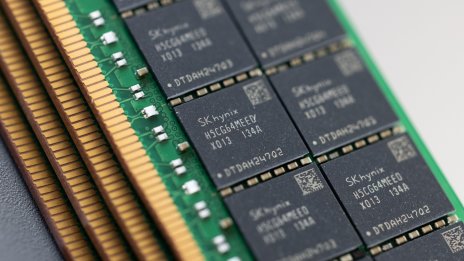 SK Hynix предупреди за "безпрецедентно влошаване" на търсенето на чипове