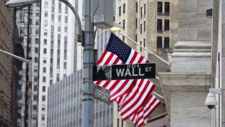 Американските индекси започнаха седмицата на големите технологични отчети без единна посока