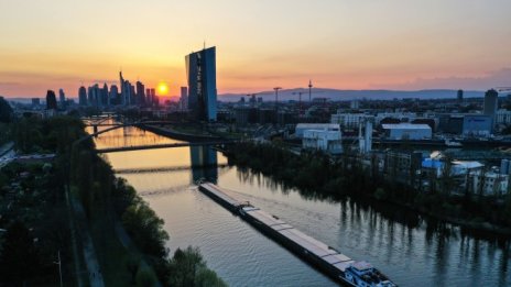 Инфлацията може да принуди ЕЦБ да заеме нисък старт за спринт