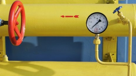 ЕС подготвя план как да плаща за газ, но без да нарушава санкциите срещу Русия