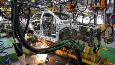 Renault продава дела си в „АвтоВАЗ“ на московски научен институт