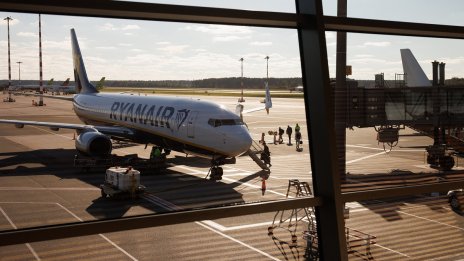 Ryanair отчита забавяне на спада на цените на самолетните си билети