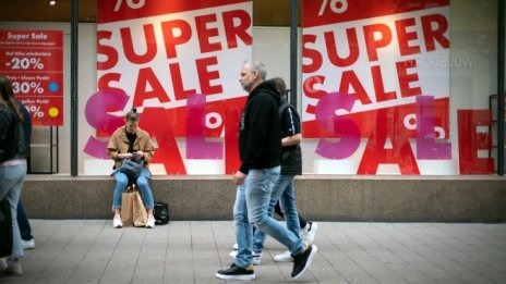 Инфлацията принуди близо половината германци да свият потреблението си