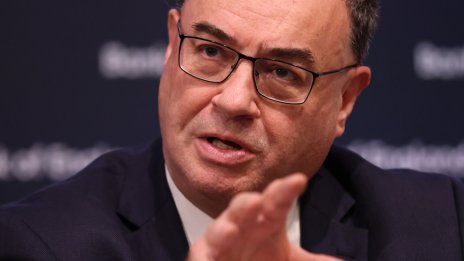 Андрю Бейли: Твърде рано е да се обмисля намаляване на лихвите във Великобритания