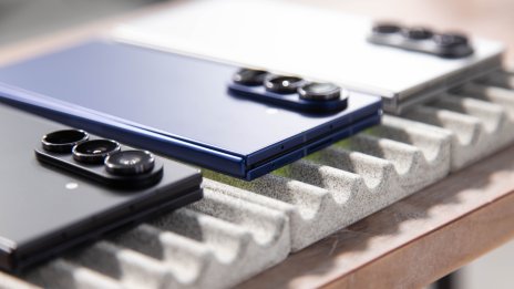 Samsung ще представи първия си двойно сгъваем телефон на среща на високо ниво в Южна Корея