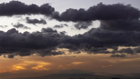 Нова заплаха за финансовата стабилност дебне от облака