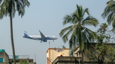 Оборотите в туристическите услуги се свиват драстично в края на 2020 г.