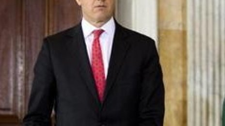 Гайтнър: Отлагането на "фискалната пропаст" няма да реши фискалната криза