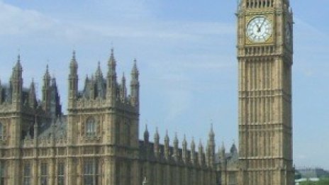 Една от легендите на Лондон потъва в Темза