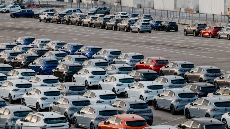 Renault очаква стабилна възвръщаемост през 2025 г., докато обновява своята моделна гама