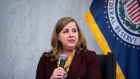 Боуман: Настъпва промяна в начина, по който Фед възприема AI и криптовалутите