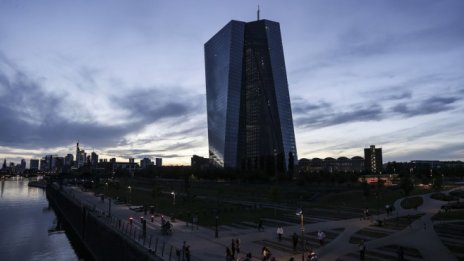 Ястребите в ЕЦБ наточват острите си нокти за септември