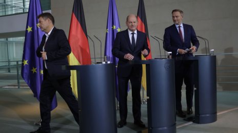 Решение на Конституционния съд в Германия излага на риск управляващата коалиция