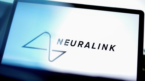 Компанията за мозъчни импланти на Мъск планира да набере 500 млн. долара