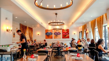 Какво ни очаква през 2023 г. - завръщане в офиса, но не и в магазините