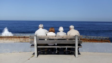 ИПИ: Отговорът на всяка криза – по-високи заплати и социални плащания