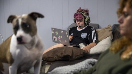 Изтощително: Първите седмици от американската учебна година онлайн