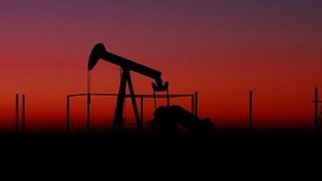 Напрежението в Либия оскъпи петрола*