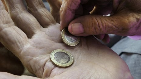 Пенсионерите ще получат по 50 лева допълнително и за октомври