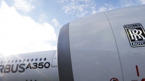 Приходите на Rolls Royce с първи спад от 2004 г. насам