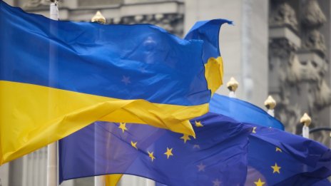 Кредитори по време на война - външният дълг на Украйна приближава 100 млрд. долара
