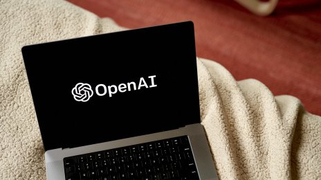 OpenAI атакува технологичните гиганти заради доминацията им в областта на данните