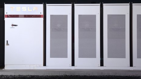 Австралия залага на големите батерии, докато премахва въглищните централи