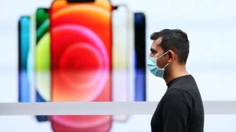 iPhone 12 mini не се оказа привлекателен за американците