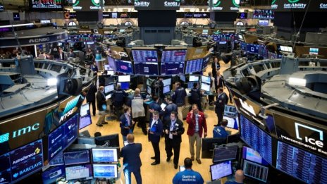 Оптимизмът на Wall Street се охлажда в началото на сесията*