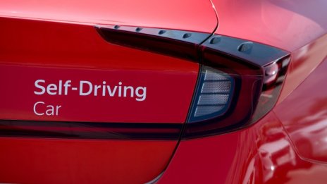 Tesla и големият въпрос: Защита на данните или на живота?