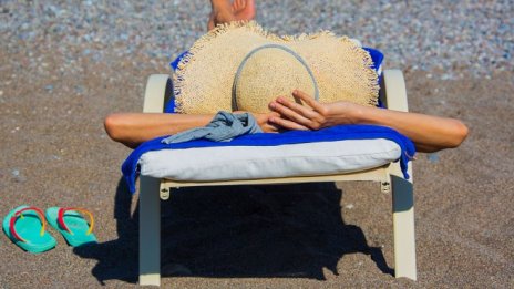 Август оживи леко пътуванията на българи и чужденци