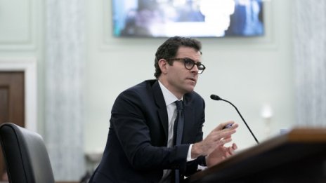 Instagram и законодателите влязоха в спор за вредата на приложението 