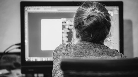 Малко европейци искат да се върнат в офиса от 9 до 17 ч.