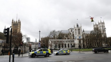 Четирима загинаха при "терористичен инцидент"  в Лондон*