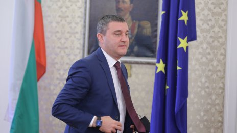 Горанов: В БНБ има хора, които не са убедени в членството в еврозоната, но това не е Радев