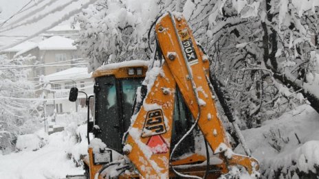 Премиерът обещава компенсации за общините за разходите заради бедствието*