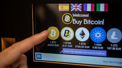 Биткойните по личните портфейли говорят за подкрепа на цената след прага от 30 хил. долара