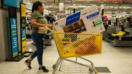 Растежът на потребителските разходи в САЩ се забавя през октомври