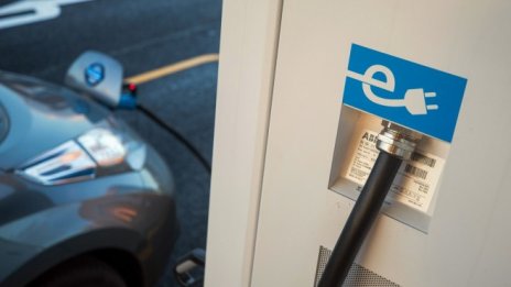 Електромобили за 120 млрд. долара са продадени през 2020 г.