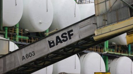 След ръст на печалбата BASF увеличава значително целите си