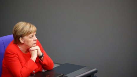 Отслабващият авторитет на Ангела Меркел е проблем за Европа