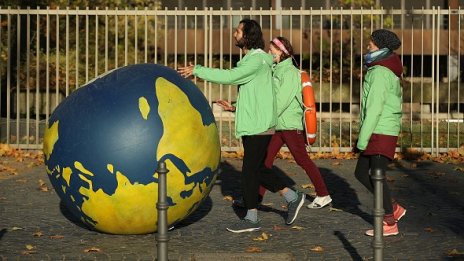 Трябва да пазим кретащата световна икономика