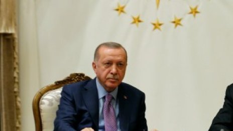 Пенс: Турция се съгласи на 5-дневно примирие в Сирия*