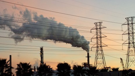 Атаката на Тръмп срещу наредбите за климата е насочена към ключов правен стълб