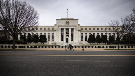 Мусалем от Фед: Митата вероятно ще се отразят на растежа и заетостта