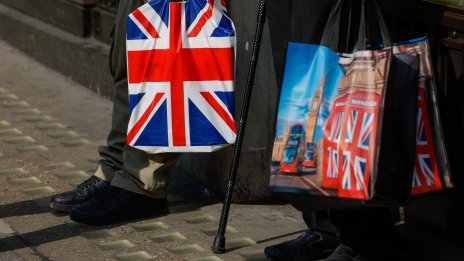 Потребителските разходи на Острова остават силни и вдъхват надежди за растеж