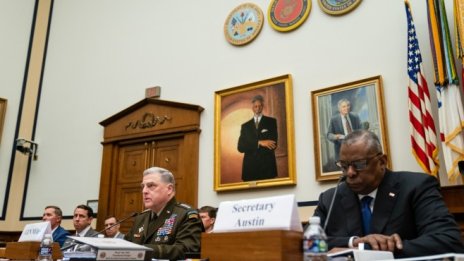 Пентагонът обмисля повече американски бази в Източна Европа