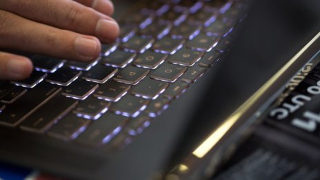 САЩ налагат санкции на руски darknet пазар и криптоборса