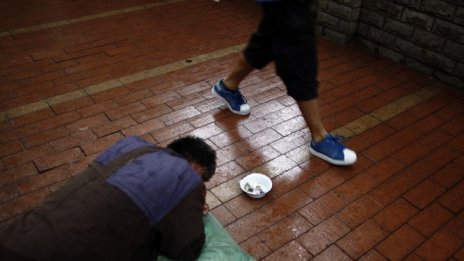 Икономическата криза в Европа си отива, но не и бедността