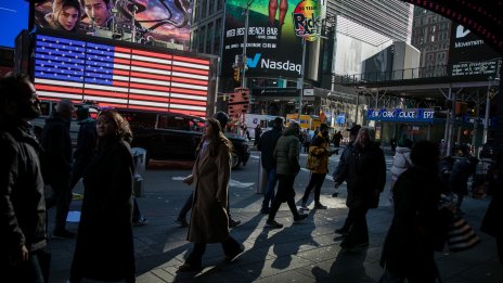 Инвеститорите с право усещат страха от пропуснатите възможности